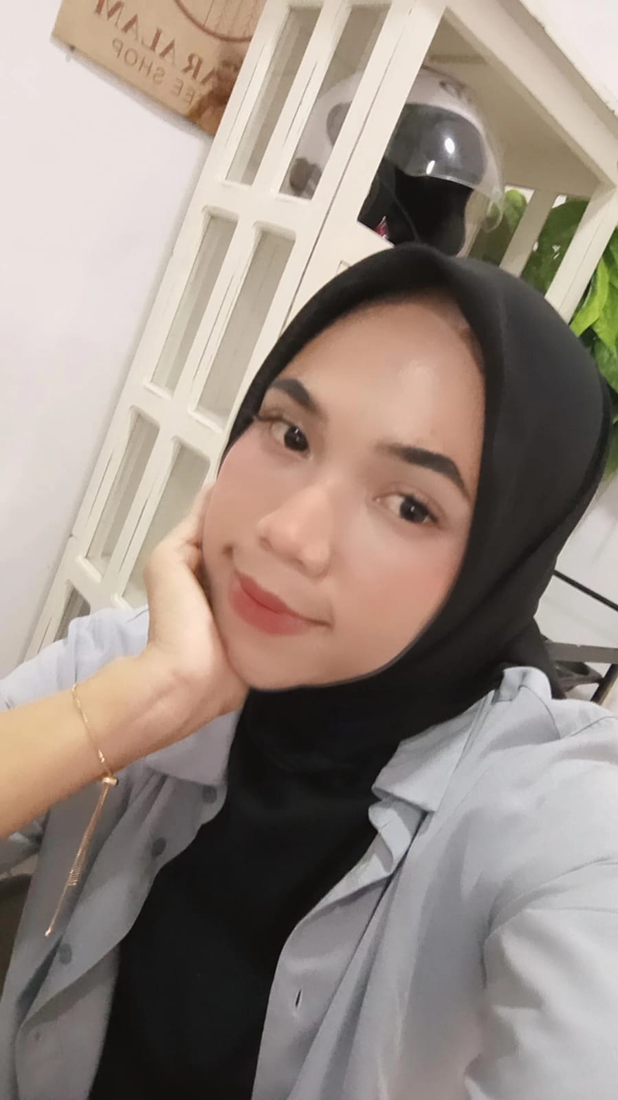 Foto Leni, Asisten Rumah Tangga di Serang